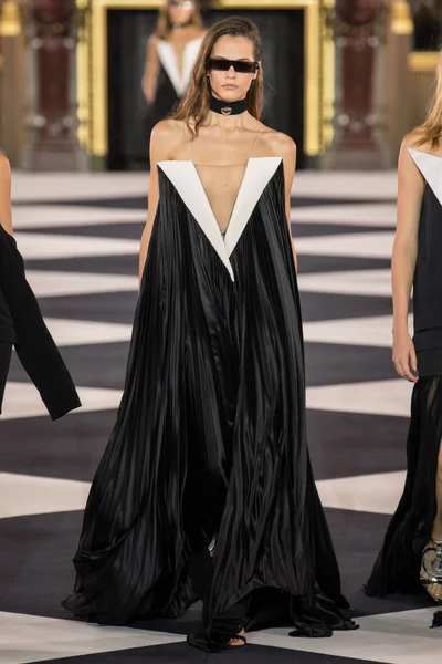 Look 96